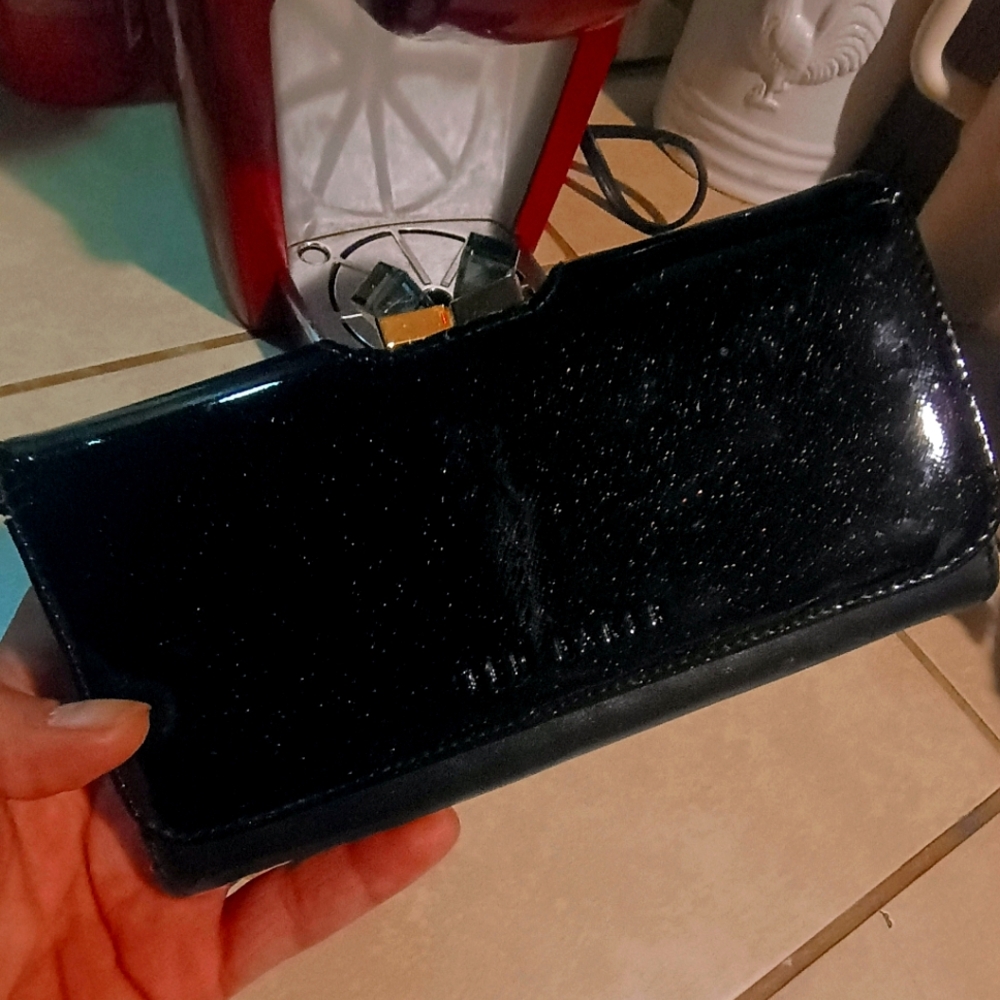TED BAKER LONDON AUTH BLACK GLITTER PATENT LEATHER LOGO BOW WALLET!
